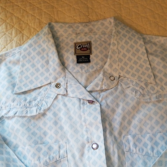 Button down - Picture 2 of 3